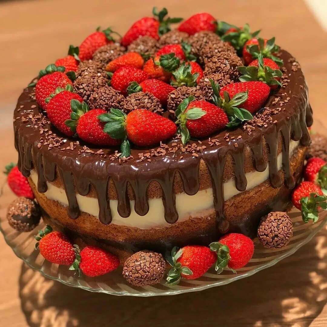 Красивые тортики. Красивые торты. Украшение торта. Красивые торты на день рождения. Красиво украшенные торты фото