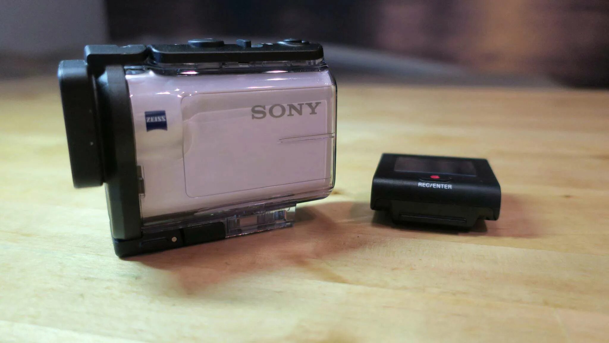 Sony HDR-as300 + RM-lvr3. Видеокамера Sony HDR-as300. RW-lvr3. Зарядка Sony RM-lvr3 Live-view. Сони ас 300