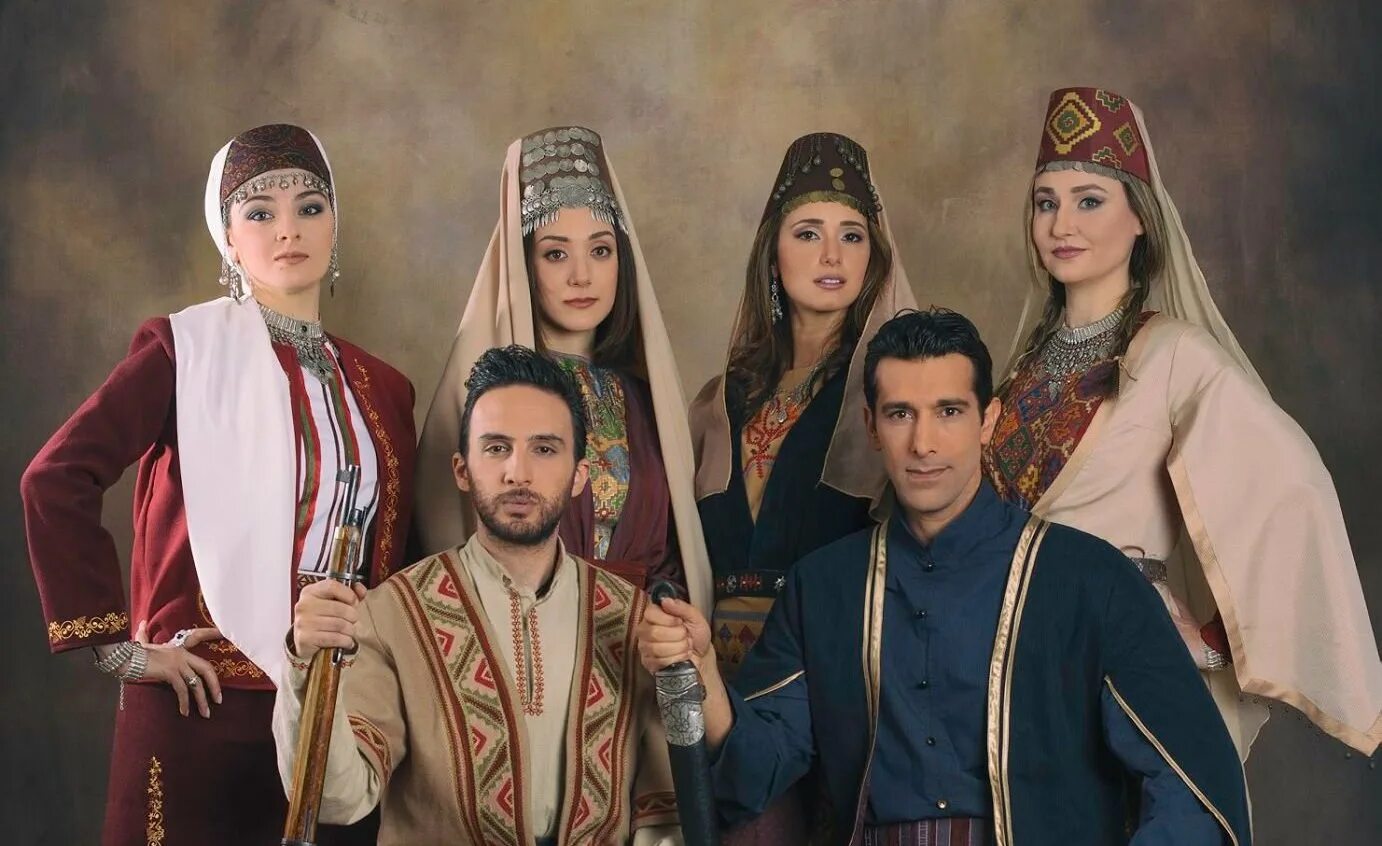 Армянская национальная одежда. Армяне презентация. Этнические армяне. Культура армении презентация. Навасард в армении в древности.