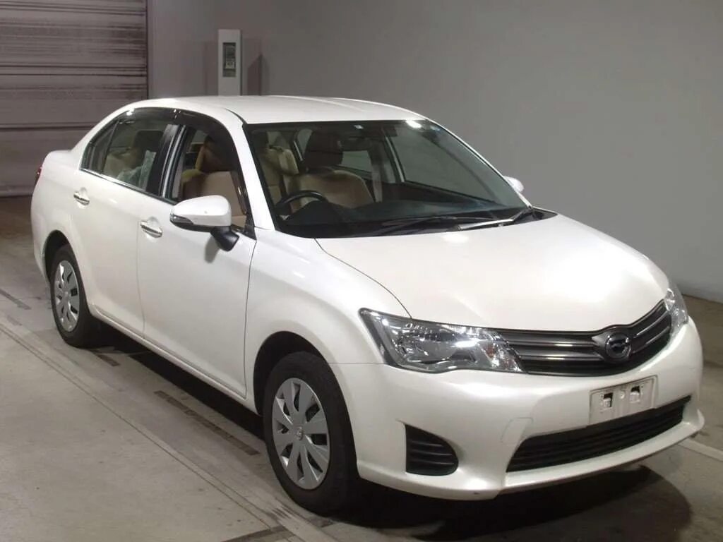 Продажа тойота королла аксио. Toyota Corolla Axio 2014. Toyota Corolla Axio 2015. Toyota Corolla Fielder 2015. Toyota Corolla Axio 2013.