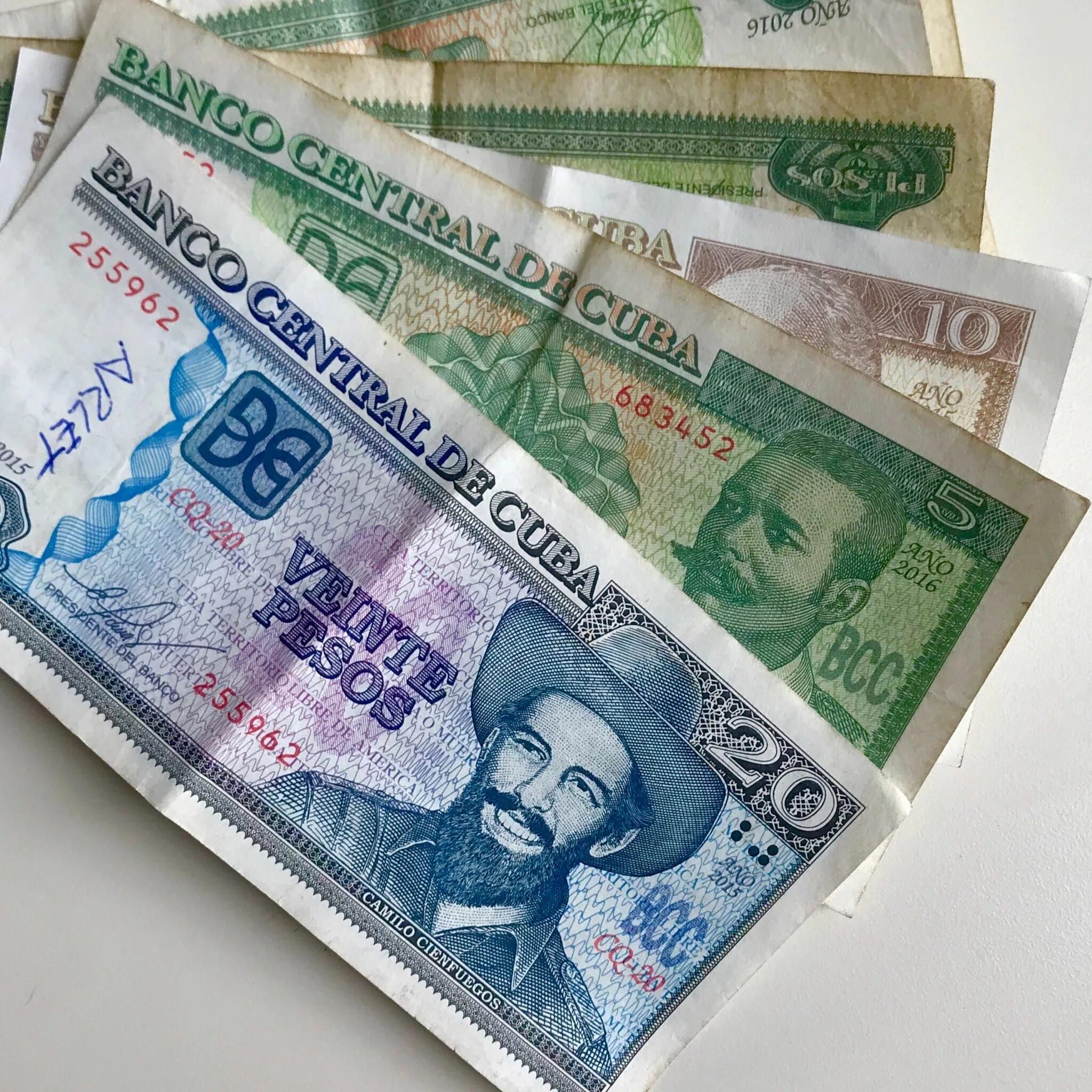 Кубинские деньги. Песо Куба. Кубинские песо купюры. Кубинская валюта песо. Куба и валюта песо.