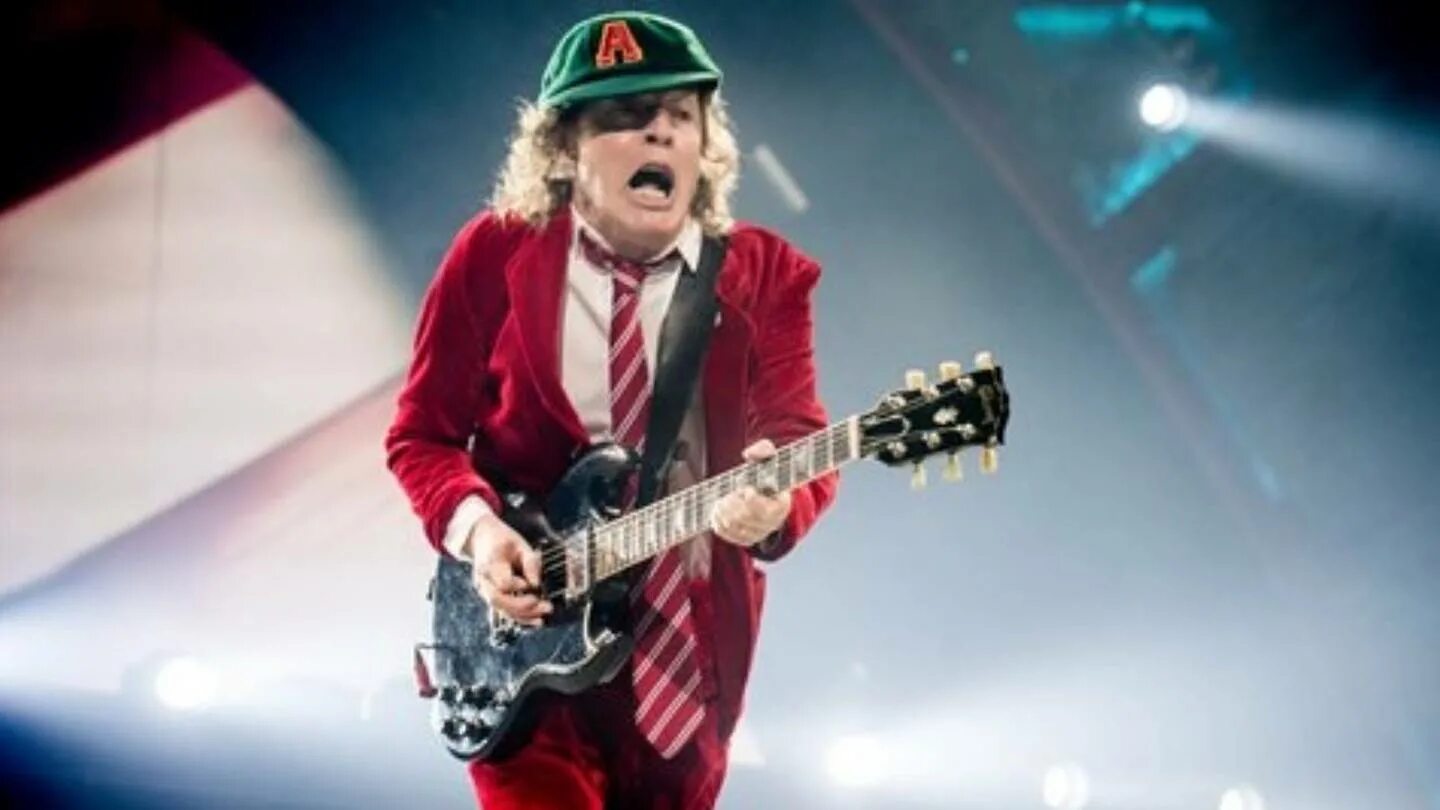 Angus young AC/DC. AC DC Angus young 1990. Сандерстрак АСДС. Фандерстрайк AC. Асдс тундерструк