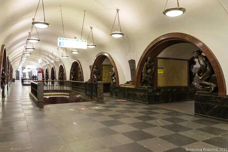 Станция метро арбатская синяя ветка. Станция арбатская апл. Арбатская метро 3. Арбатская метро 3. Арбатская метро скамейки.