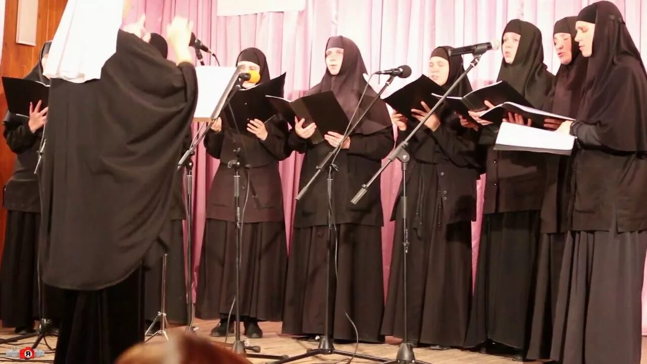 Монастырское песнопение. Монастырское песнопение. Монастырское песнопение. Ирмосный напев 6 гласа яко по суху пешешествовав. Трисвятое на греческом.