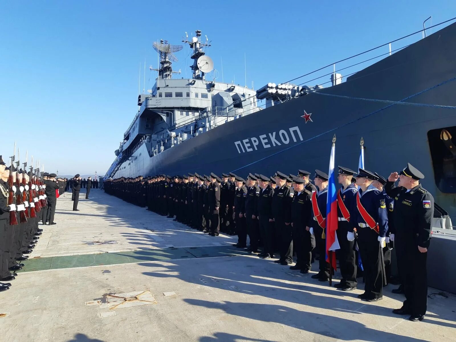 Почти флот. Северный морской флот Североморск. Северный флот Североморск. Северный морской флот Мурманск. Мурманск ВМФ Северный флот.