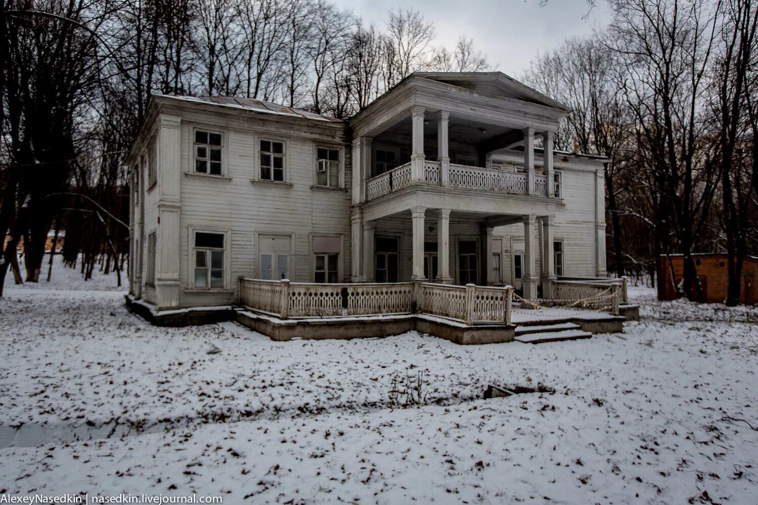 Усадьба братцево флигель. Усадьбе строгановых в селе братцево. Усадьба братцево химки. Братцево северное тушино. Речной вокзал братцево.