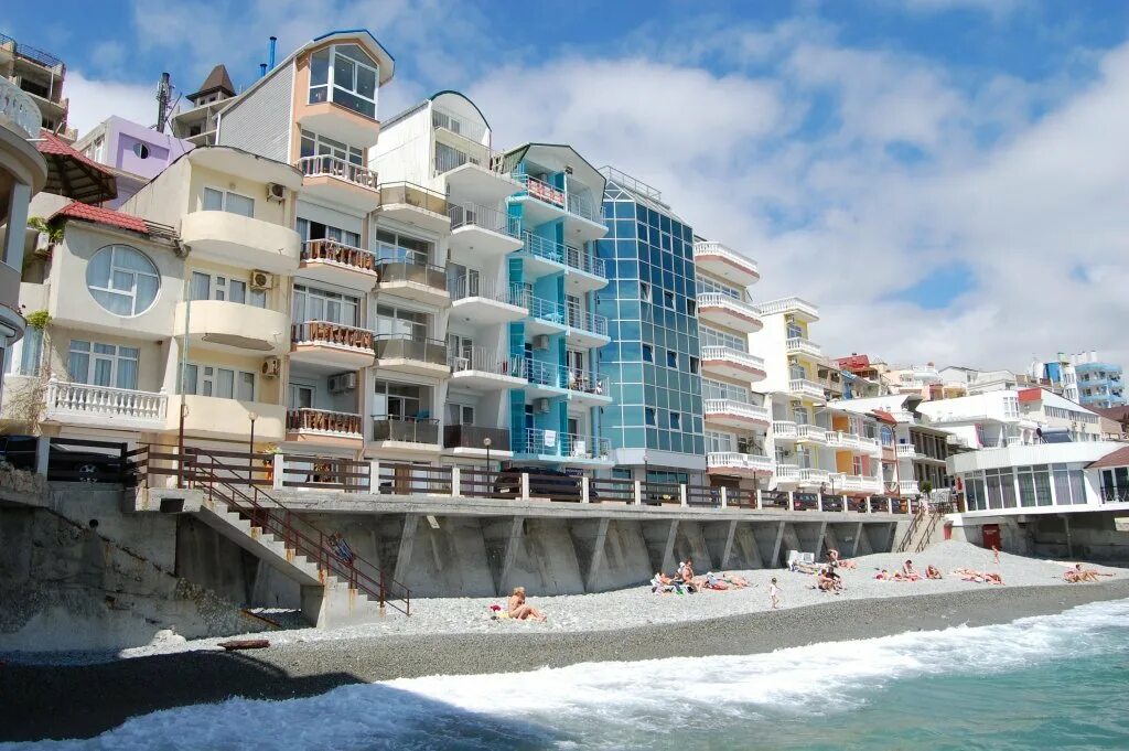 старый утес лермонтова. крым поселок утес санта барбара. утёс санта барбара стройка отеля. лазурь в утесе. санта барбара утес море.