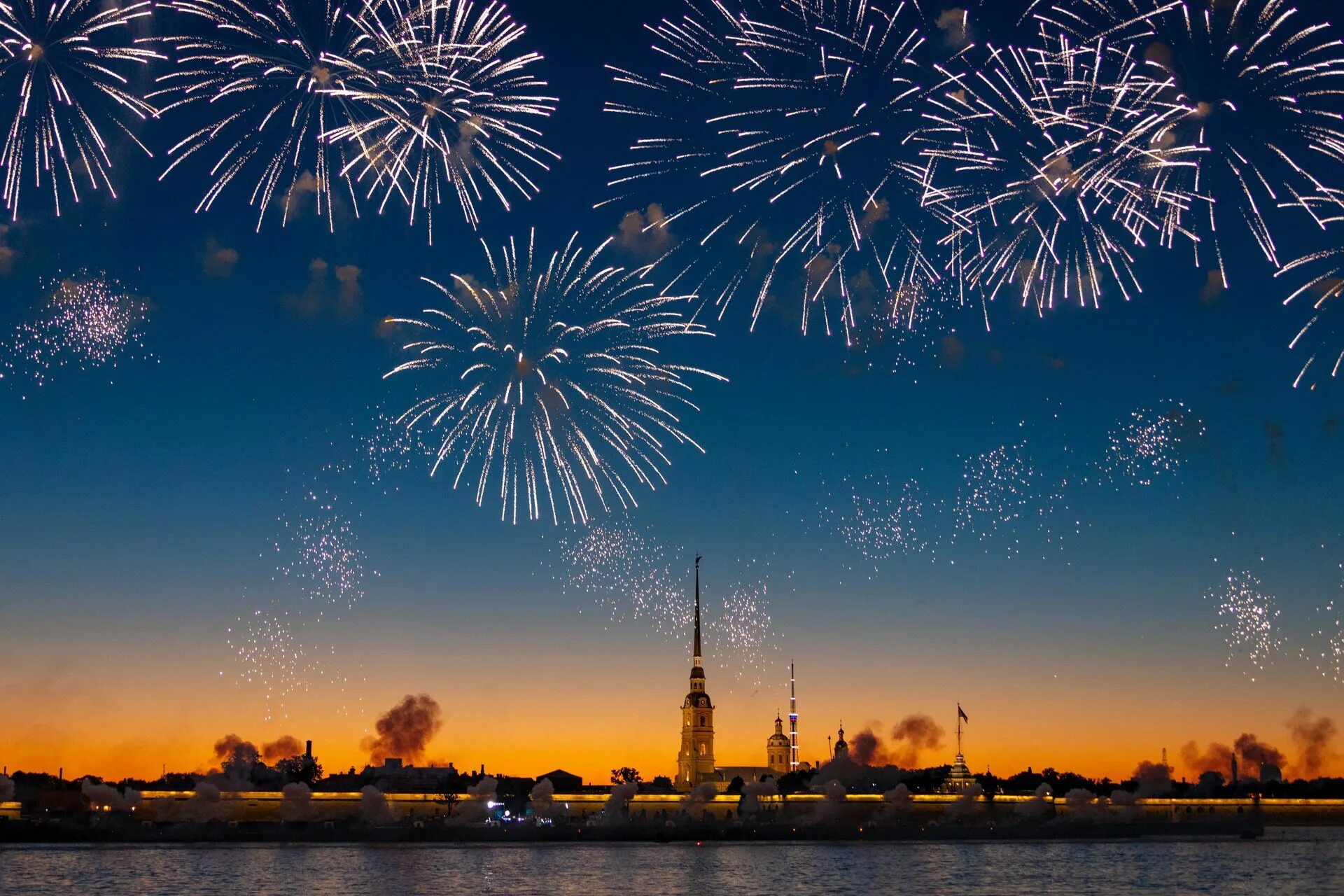 Салют петропавловская крепость. Фейерверк феерия интересный. Салют 9 мая в санкт-петербурге 2020. Петропавловская крепость в санкт-петербурге салют. Петропавловская крепость в санкт-петербурге салют.