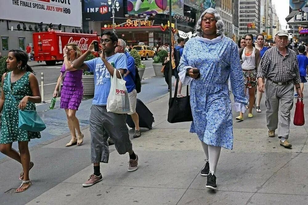 Жизнь в Нью-Йорке 2022. Люди на улицах Нью-Йорка. Нью Йорк Повседневная жизнь. Типичные жители Нью-Йорка.
