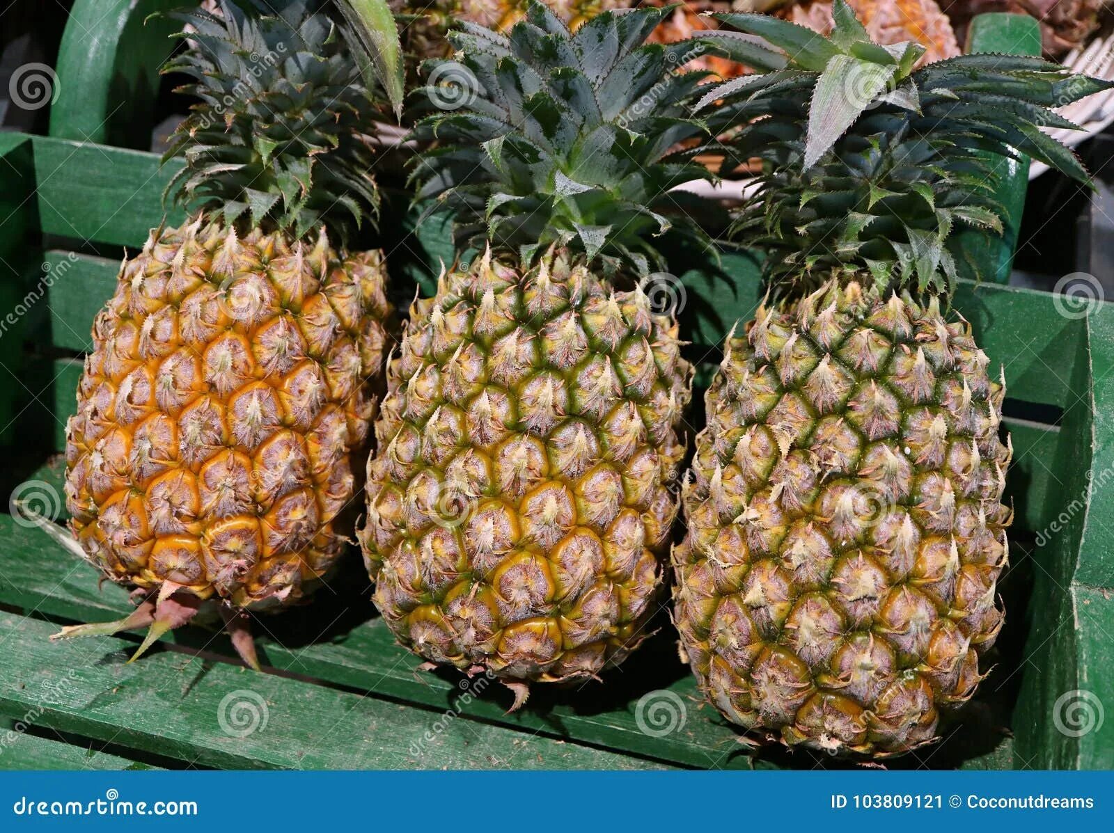 The viral pineapple hack wasn't as easy as it seemed, but it still works in prac