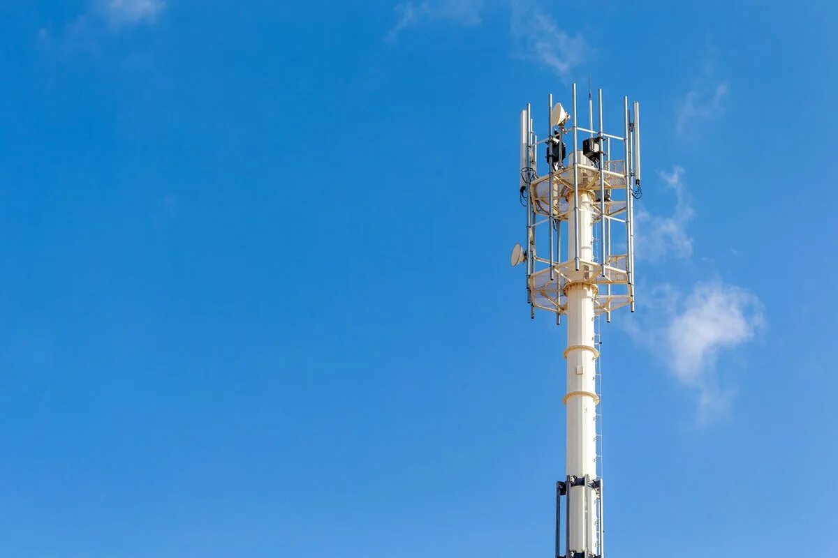 Операторская вышка. Базовая станция сети 5g в москве. Телефонная вышка. Передвижная вышка сотовой связи. Вышка мобильной связи.