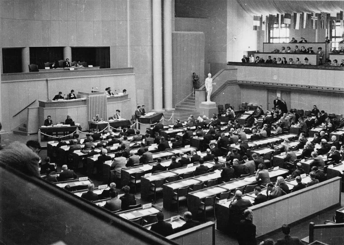 Организация созданная в 1949 году. Женевские конвенции 1949 года. всемирная конференция в женеве 1925. женевская конференция 1949. конференция в женеве 1949 года.