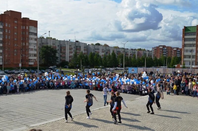 Город озёрск Челябинская. Городкова Озерск. Бродвей Озерск Челябинской области. Население города Озерск. Вакансии озерск челябинская