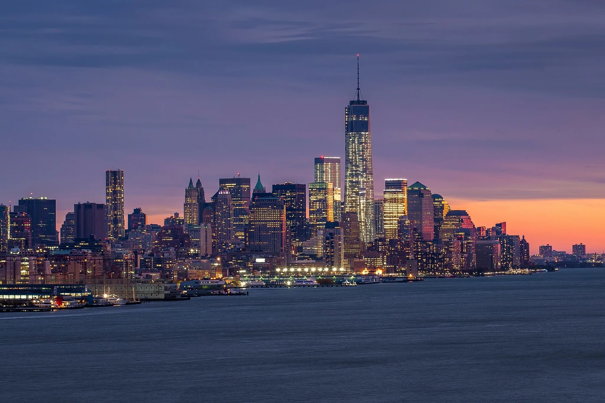Ny united states. Эмпайстрит билдинг нью-йорк. Даунтаун нью йорк. Нью-йорк сити небоскребы. Небоскрёб эмпайр-стейт-билдинг.