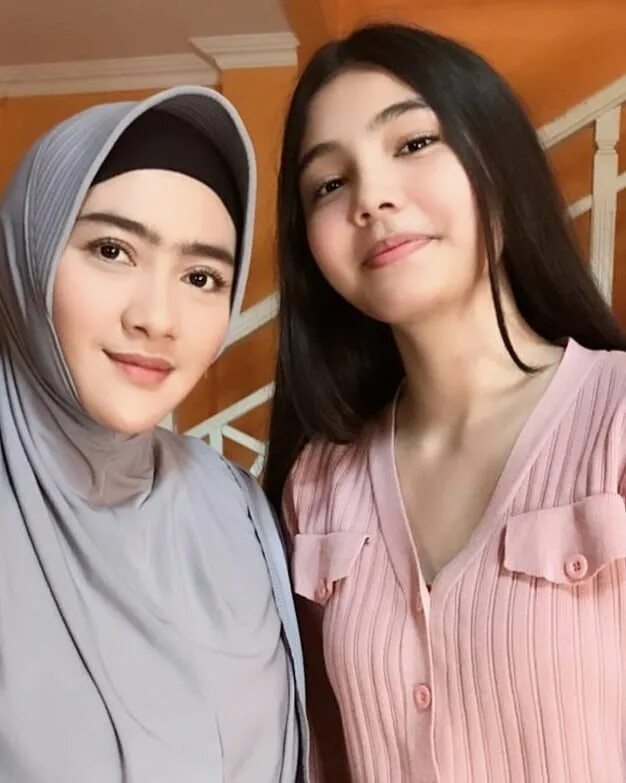 Istri cantik. Kufiy fotimiy Hati.