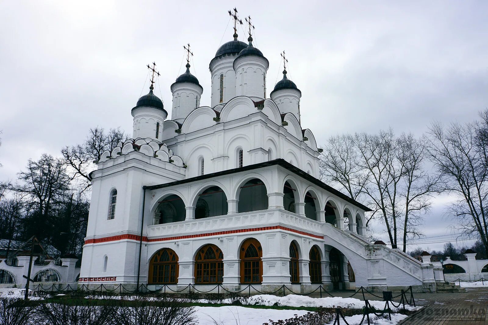 Храм преображения вяземы. Спасо-преображенская церковь вяземы. спасо-преображенский собор в вяземах. преображенский храм большие вяземы. преображенская церковь и звонница в усадьбе большие вяземы.