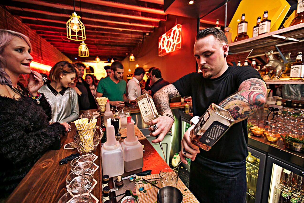 Tara brooch паб санкт-петербург. в бар где она. в бар где она. The hat bar спб. пола пэттон миссия невыполнима 4.