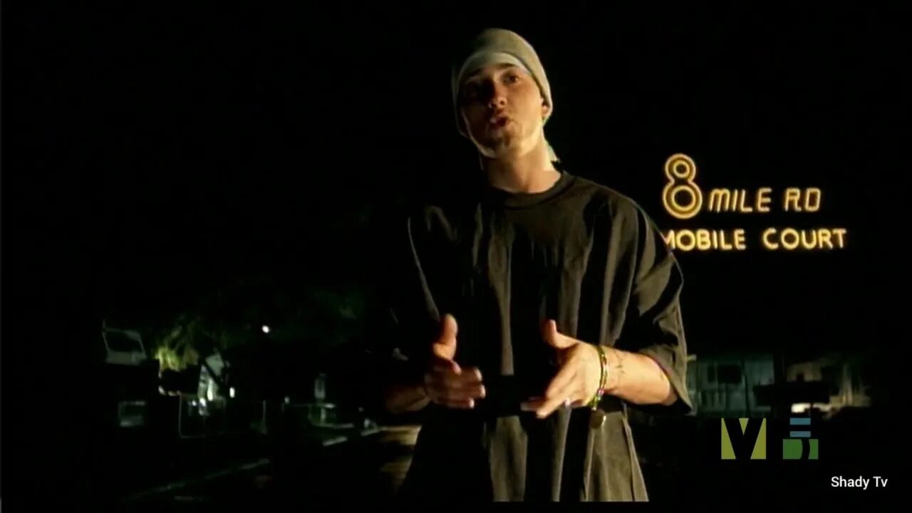 Эминем про маму. Эминем 8 миля. Эминем 2021. Eminem lose yourself обложка. Эминем 8 миля lose yourself.