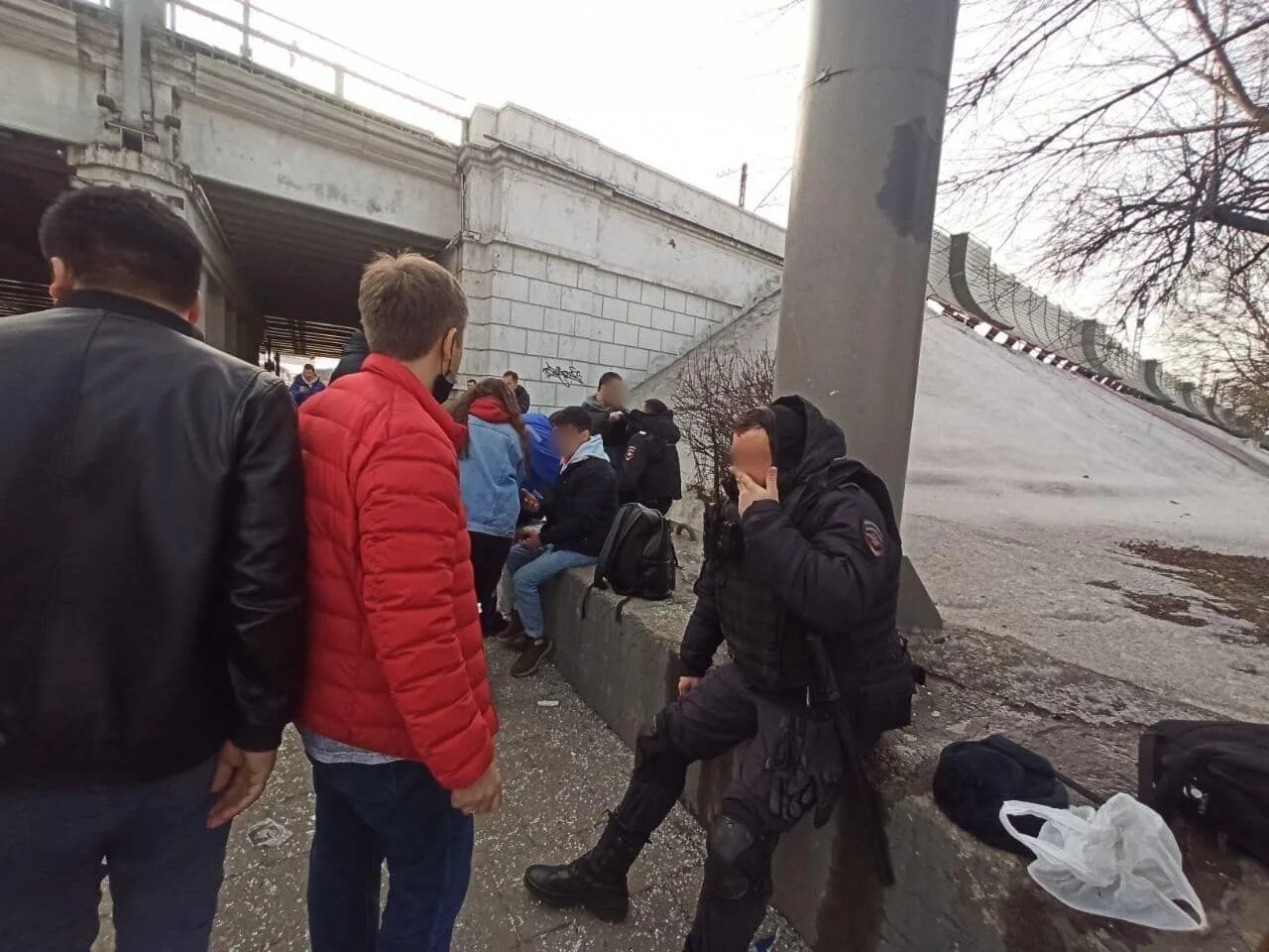 Митинги на урале в 1999 годы. Протесты 2020 минск задержания. Митинги пострадавшие. Митинг бишкек. Митинги пострадавшие.