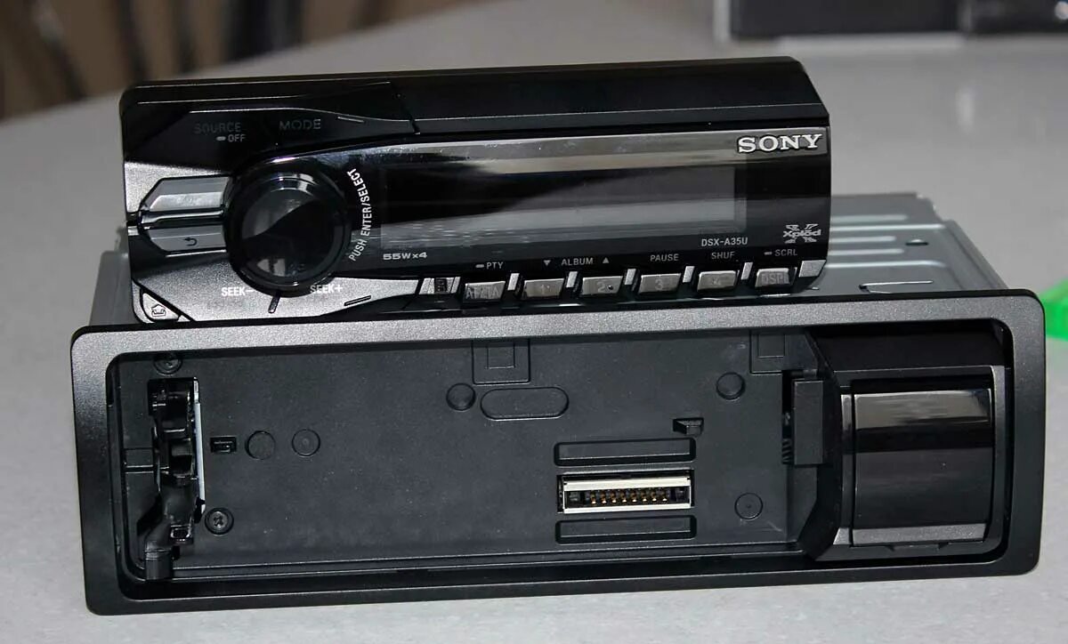 Sony dsx купить. Sony DSX-a35u. Автомагнитола Sony DSX-a35u. Сони DSX a35u. Панель магнитолы сони a35u.