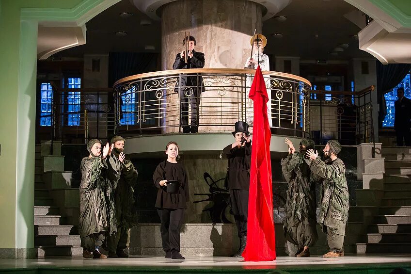 Новая опера эрмитаж. Московский новый драматический театр москва. Театр в саду эрмитаж новая опера. Проходчиков. Новый драматический театр на ярославском шоссе сцена.