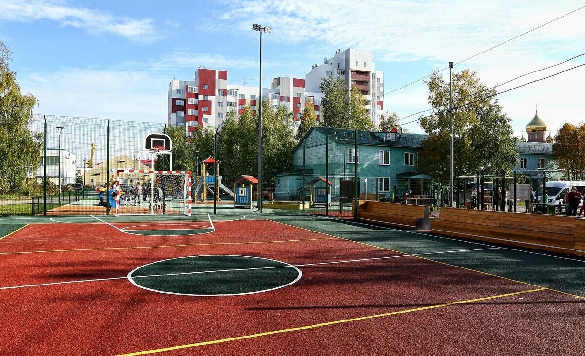 Новости белого яра сургутский. Сургут белый Яр стадион