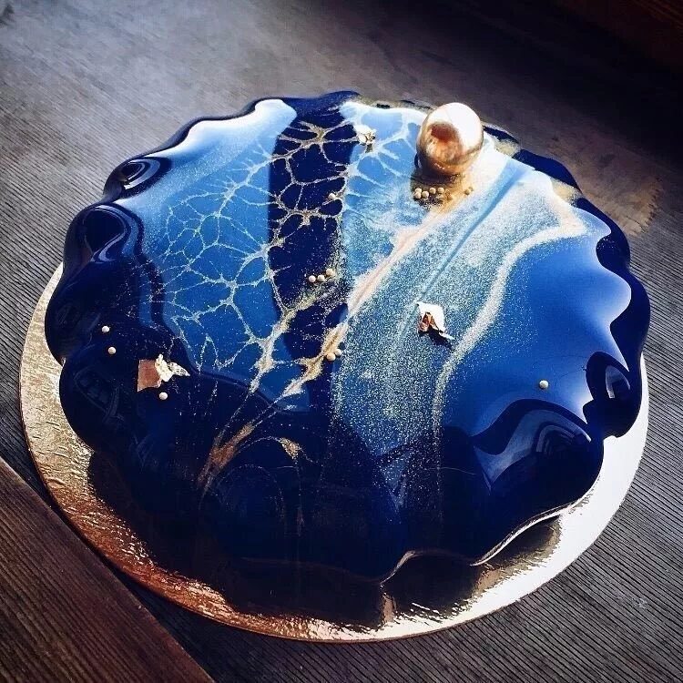Космический торт. Торт с космической тематикой. Торт в морском стиле. Торт с голубой глазурью. Воздушная глазурь