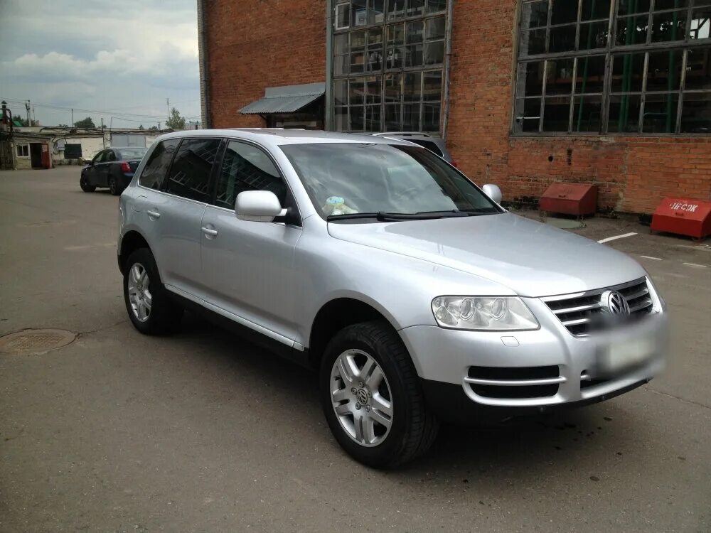 Volkswagen touareg 2003. Фольксваген Туарег 2003. Фольксваген Туарег 2003 серебристый. VW Туарег 2003 года. Фольксваген Туарег 2006 года белый.