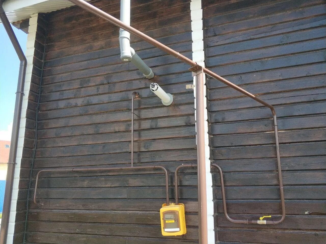 монтаж сантехники рехау в квартире. медные трубы для систем водоснабжения и теплоснабжения. трубы для отопления. домашние трубы. отопление водоснабжение канализация.