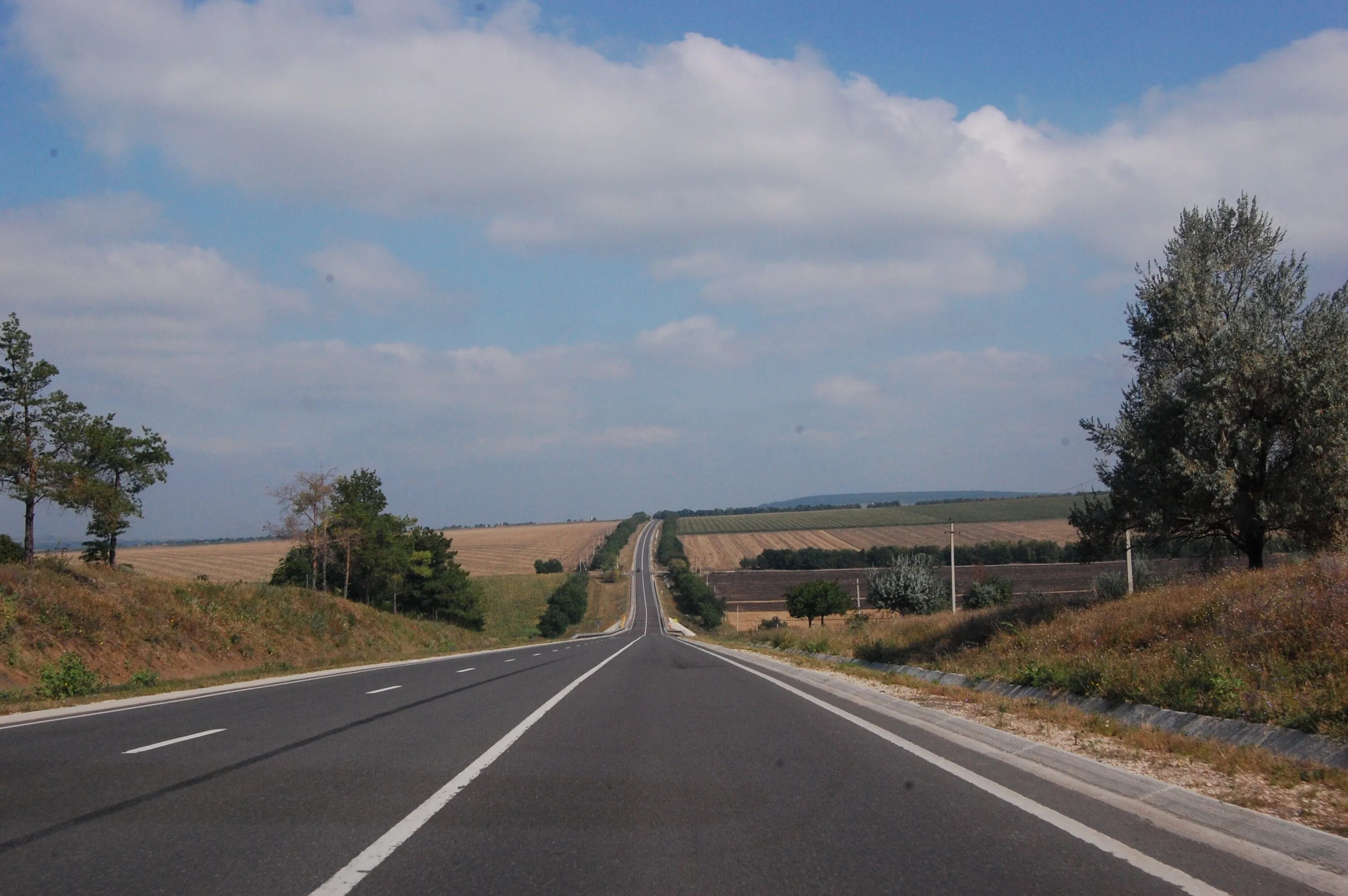 Молдова европейские дороги. Дорога Комрат Молдова. Автомагистраль в Молдове есть. Трасса на Бульбоака Молдова.