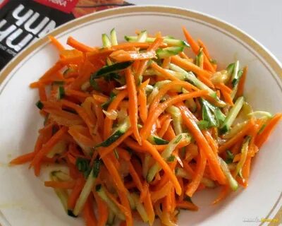 Острая морковь с огурцами