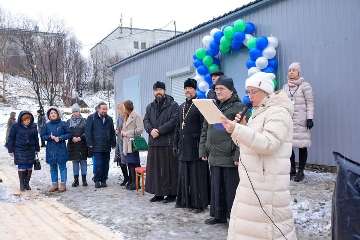 Центр ранней помощи мурманск. Мурманский социально коммерческий банк\. Значок кцсон мурманск. Благотворительная столовая. Работники мурманска.