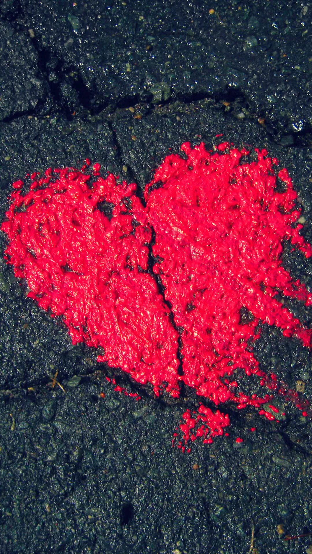Сердце на асфальте. Фото разбитого сердца. Кровь на асфальте Эстетика.
