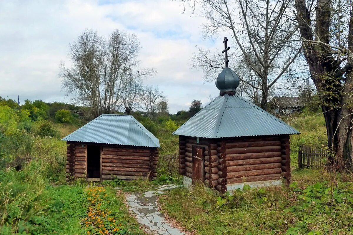 Родники свердловская. Деревня Родник Свердловская область. Святой источник Георгия Победоносца. Родник, Святой источник Георгия Победоносца село Поповкино. Святой источник Георгия Победоносца купель.