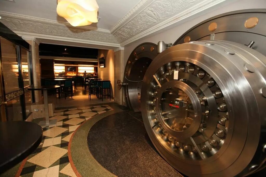 Bank vaults. Bank Vault. Vault in a Bank. Vault City. Vault w Amsterdam.