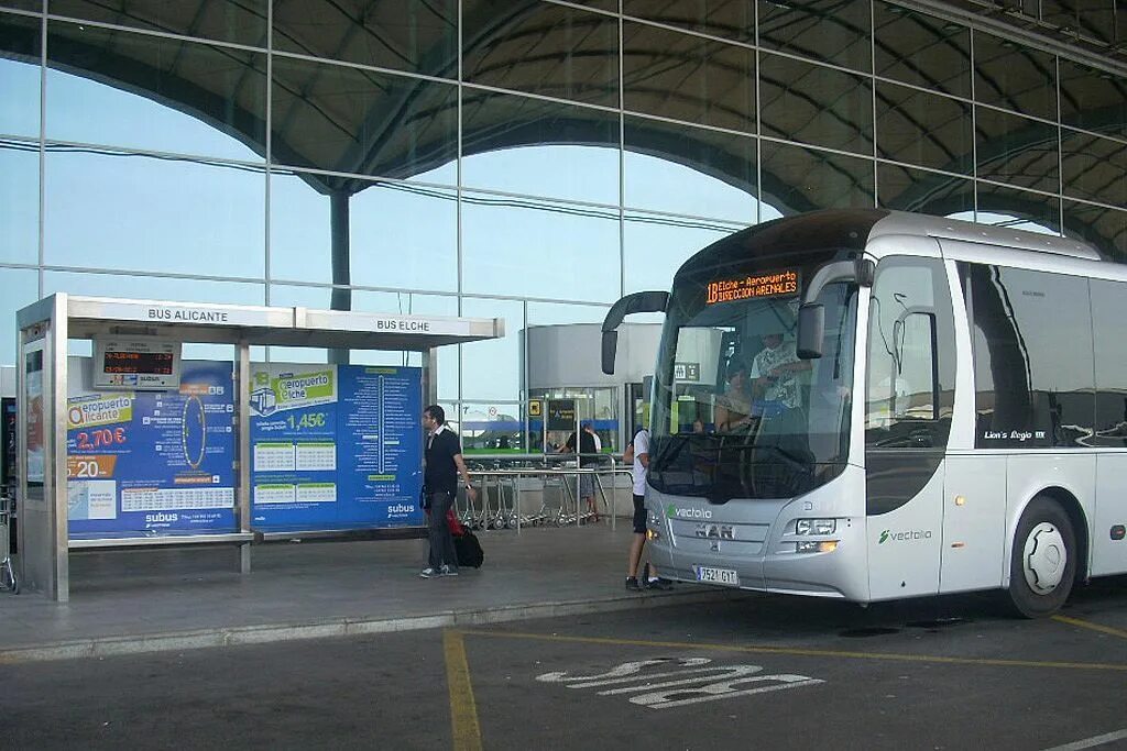 Аэропорт аликанте alsa bus. Аэропорт аликанте. Автобус b торревьеха. Расписание автобусов аликанте торревьеха. Автобусы торревьеха аликанте.