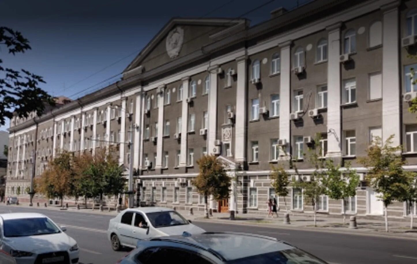 Уфсб ростовская. Управление ФСБ Ростов на Дону. Здание ФСБ Ростов. Отдел ФСБ В Ростове на Дону. Университет ФСБ Ростов.