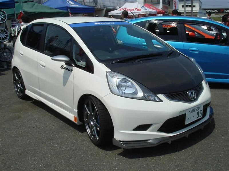 Honda Fit RS 2008. Хонда фит РС 2009. Хонда фит RS 2009. Хонда фит РС 2008 белый. Купить хонду в амурской