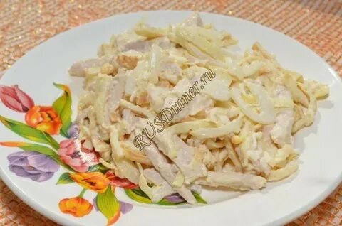 Блинный салат с куриной грудкой классический