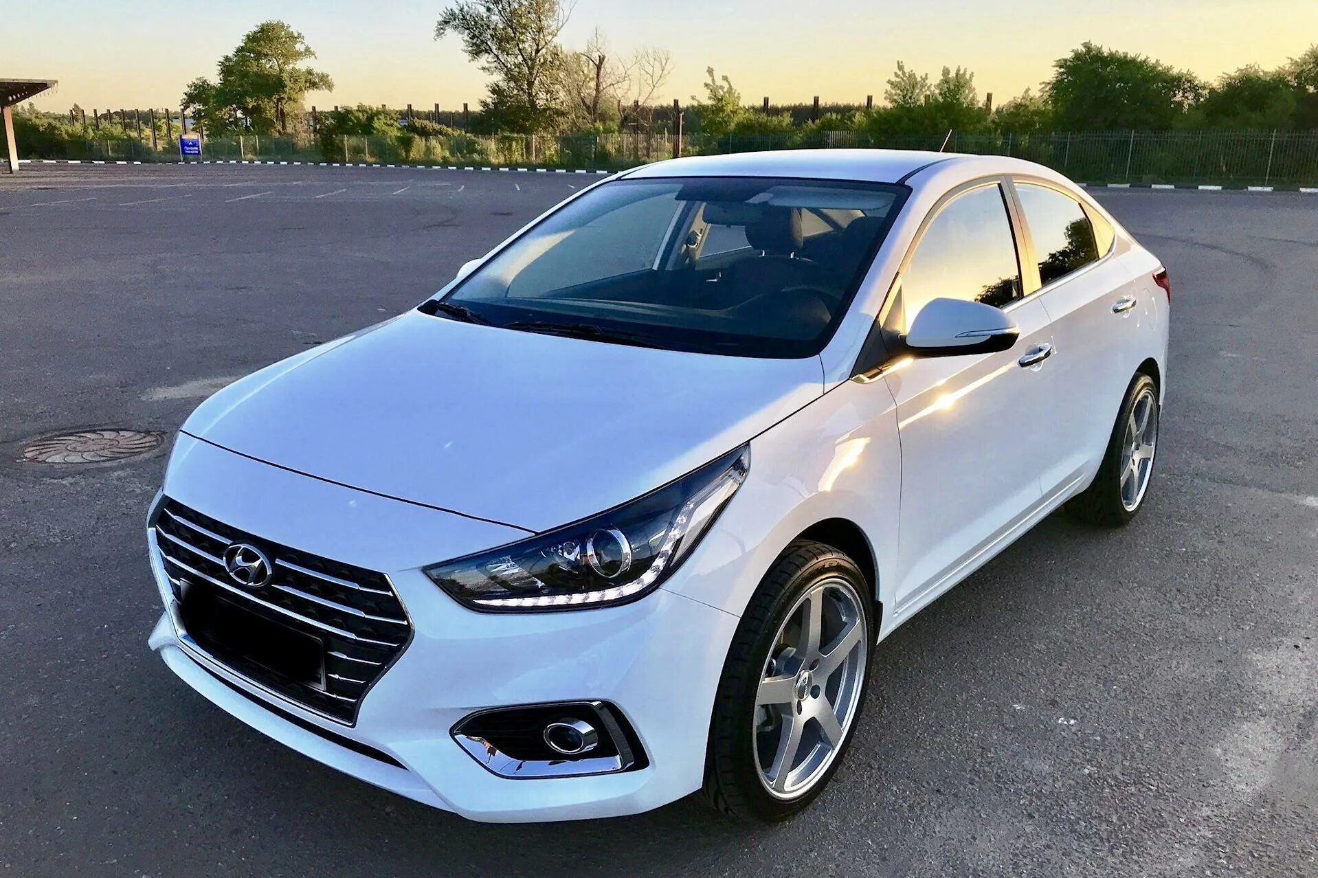 Новый солярис 2023 купить. Hyundai Solaris 2. Хендай Солярис 2 2017. Солярис 2.4. Hyundai Солярис 2019.