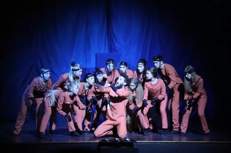 театр 3д курск 451 по фаренгейту. 3d театр курск. молодёжный театр 3д курск лого. театр 3д курск 451 по фаренгейту. лавина театр 3д курск.