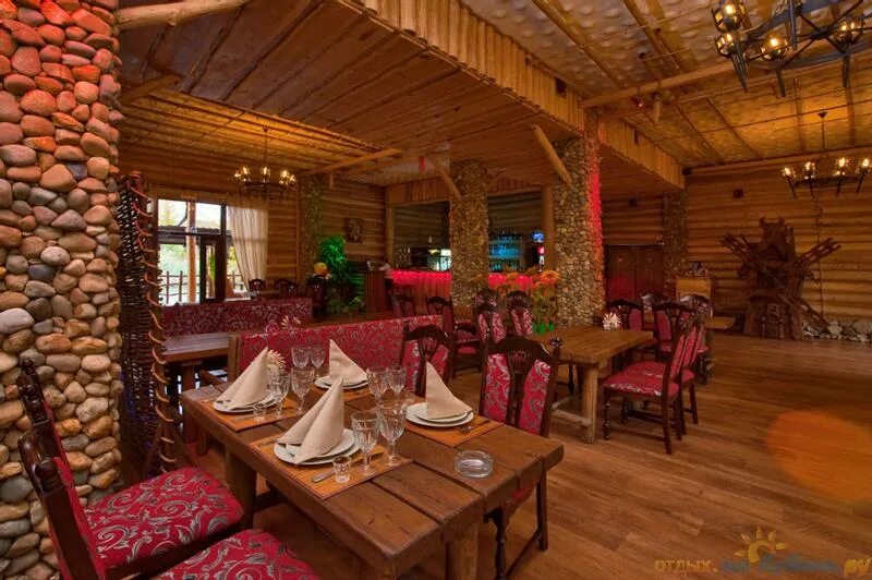 Помещик ресторан краснодар красных партизан. Помещик на бершанской краснодар. Помещик ресторан краснодар. Помещик бершанская ресторан. Помещик бершанская ресторан.