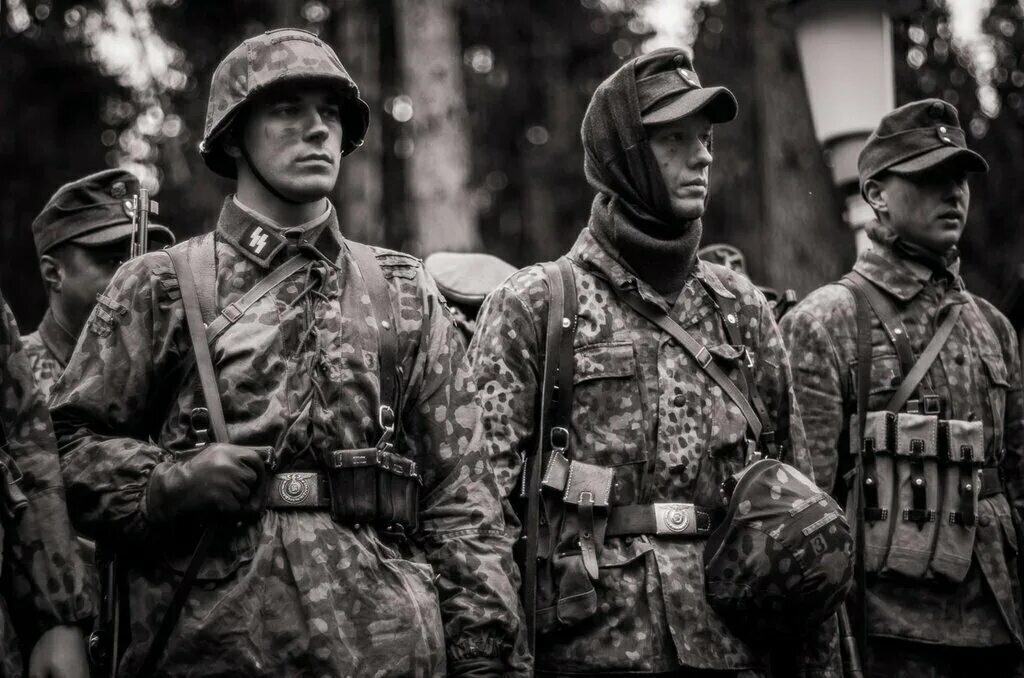 Вторая мировая отряд. Снаряжение Ваффен СС 1944. Солдаты Waffen SS. Вермахт Ваффен СС. Боец Waffen SS.