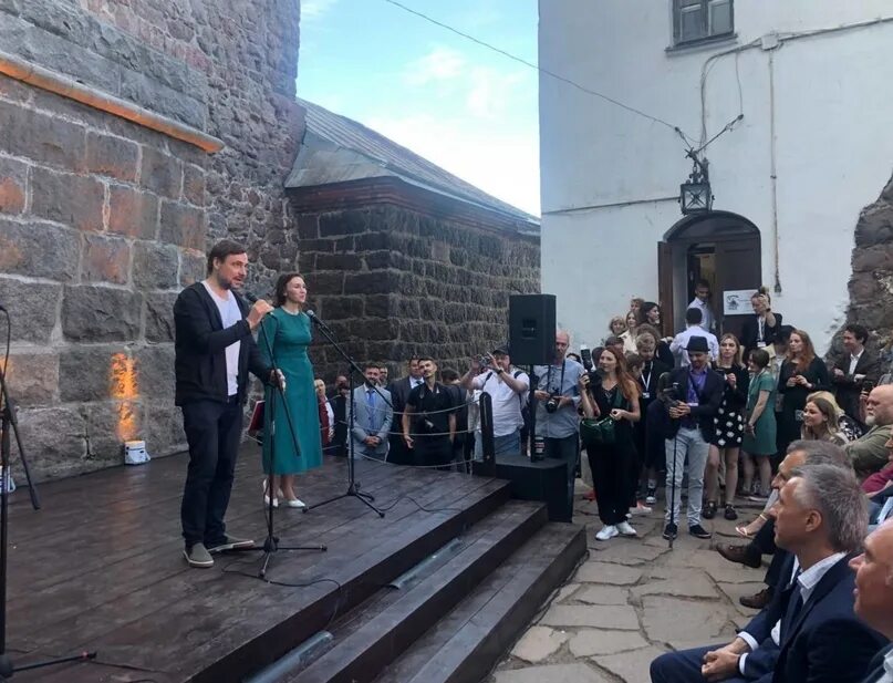Программа фестиваля в выборге. Кинофестиваль в выборге. фестиваль окно в европу в выборге. окно в европу (кинофестиваль). закрытие кинофестиваля окно в европу.