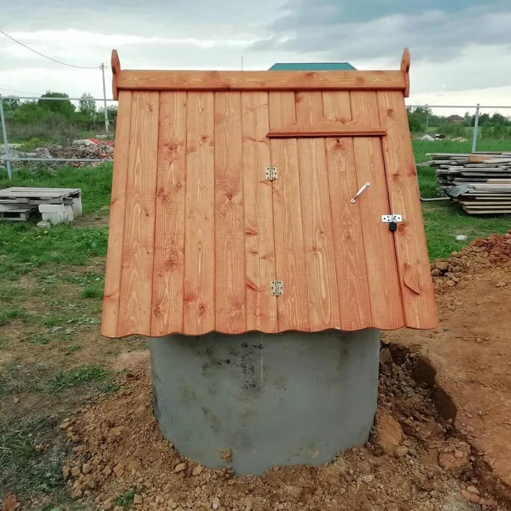 Кольца колодца воду. Колодец. обустройство колодца. обшивка колодца. отделка колодца из бетонных.