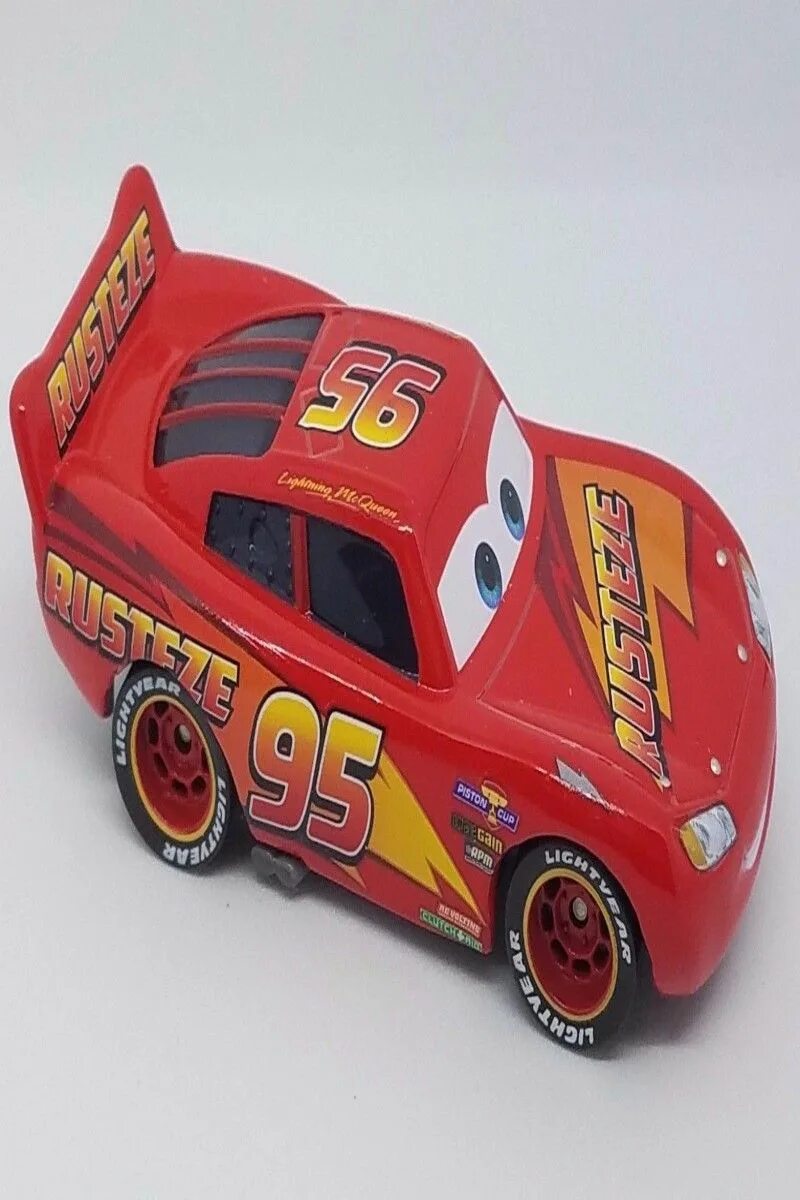 Страшный маквин. Cars 3 Lightning MCQUEEN Rust Eze Toy. Rust Eze Маккуин. Rust Eze Lightning MCQUEEN. Молния Маккуин игрушка 95 Rusteze.