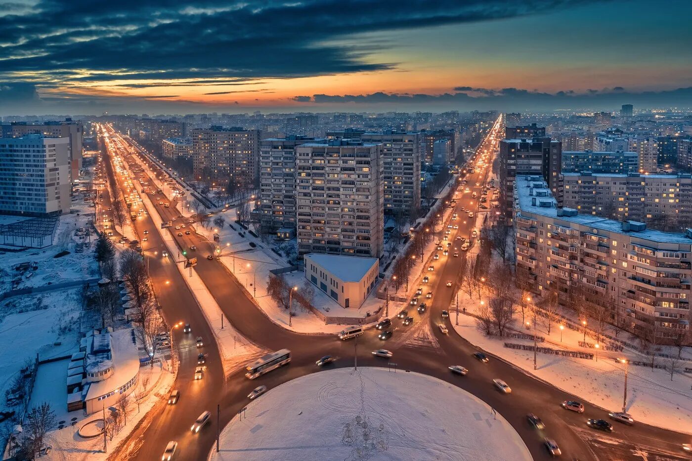 Сколько людей в тольятти. Тольятти Автозаводской район. Тольятти население. Тольятти город в России. Город Тольятти Автозаводский район.