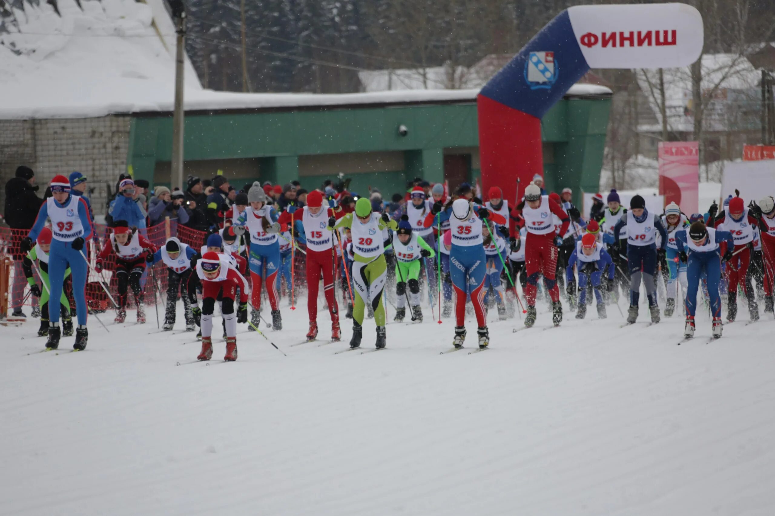 Лыжная база снежинка губкинский. Лыжные гонки березники снежинка. Лыжная база снежинка в сосновоборске красноярского края. Новожилово березники база. Лыжня россии 2023 новосибирск.