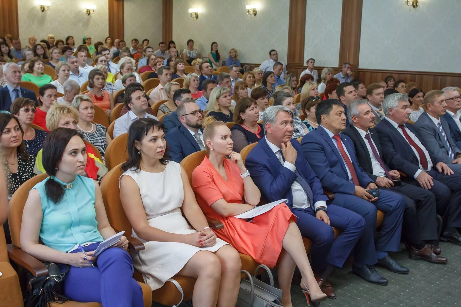 Новости министерство здравоохранения области. Таранов Томск Департамент здравоохранения. ДЗТО Томск. День медика Томск.