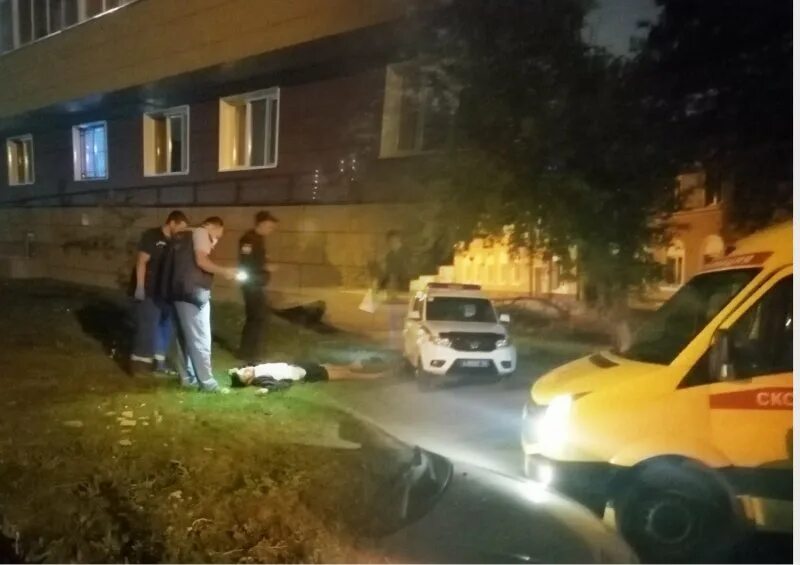 Вчера ночью где был. Фото с 17 этажа ночью.